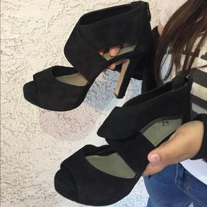 ‼️LIMITED TIME ONLY‼️Vince Camuto black suede